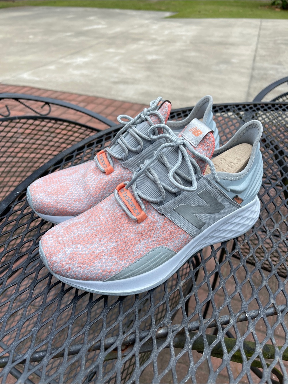 New Balance Roav v1 Future Sport Running Shoes Size 9.5 D Worn Once  Grey Peach - Picture 17 of 17